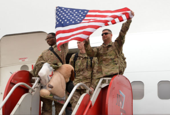 Deployed soldiers return home Christmas eve